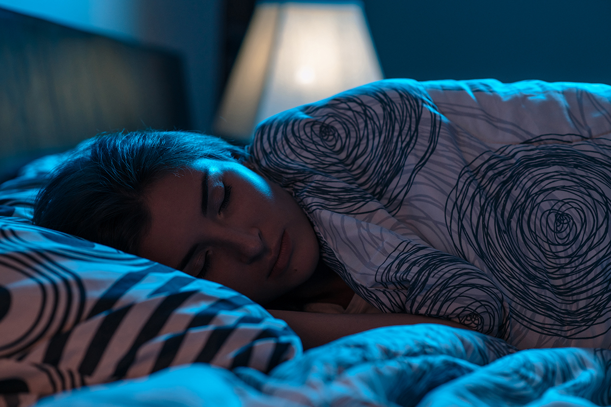 歯や歯ぐきに負担をかける睡眠中の歯ぎしり